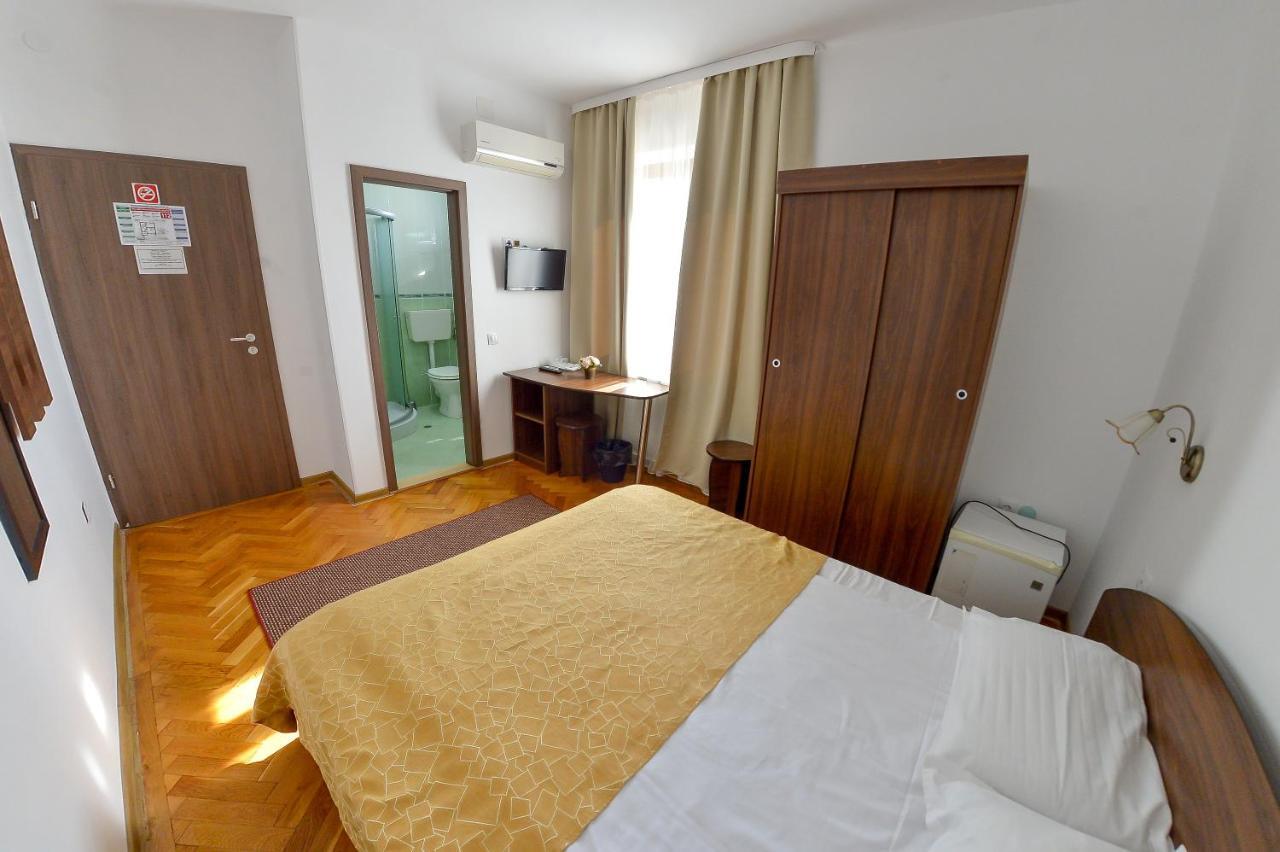 Pension Alexia Sibiu Ngoại thất bức ảnh